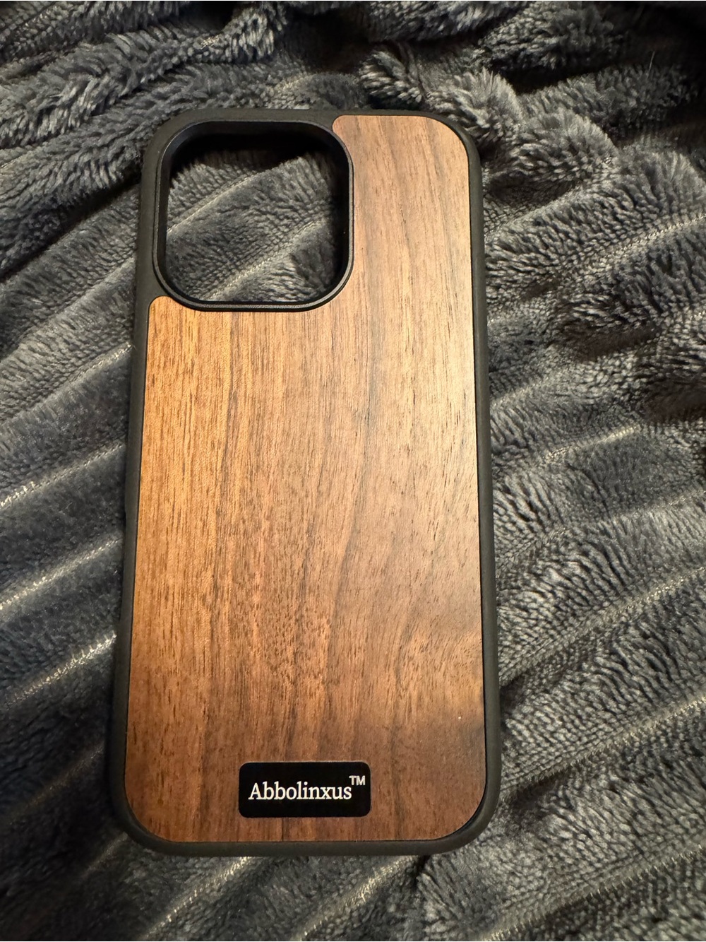 Magnetic Wood Case MagSafe Magnetic Charging. (Walnut Wood, iPhone 16 pro(6.3"))
